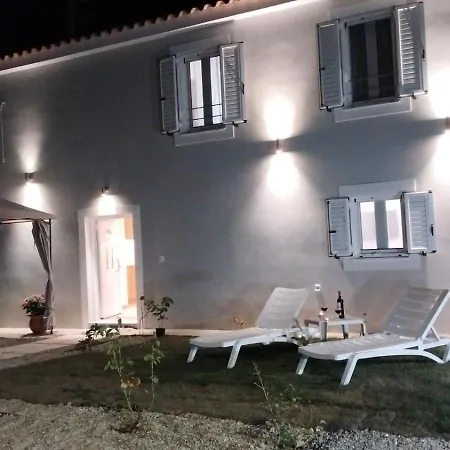 Holiday home Vikou House Gyri