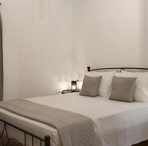Nyaraló Vikou House - Nestled In One Of Zakynthos Oldest Villages A Tranquil Retreat Close To Renowned Beaches Offering Authentic Zakynthian Hospitality By Mana Gers Gíri