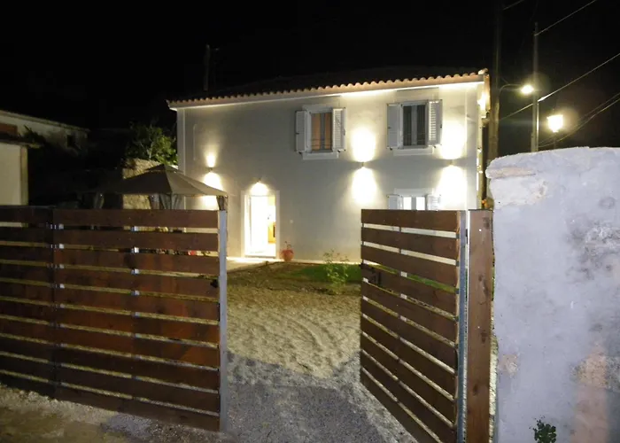 Vikou House - Nestled In One Of Zakynthos Oldest Villages A Tranquil Retreat Close To Renowned Beaches Offering Authentic Zakynthian Hospitality By Mana Gers Gíri
