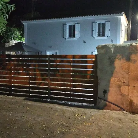 Vikou House - Nestled In One Of Zakynthos Oldest Villages A Tranquil Retreat Close To Renowned Beaches Offering Authentic Zakynthian Hospitality By Mana Gers *