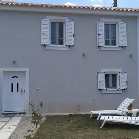 Vikou House - Nestled In One Of Zakynthos Oldest Villages A Tranquil Retreat Close To Renowned Beaches Offering Authentic Zakynthian Hospitality By Mana Gers * Yírion