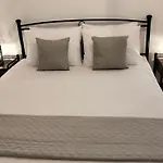 Vikou House - Nestled In One Of Zakynthos Oldest Villages A Tranquil Retreat Close To Renowned Beaches Offering Authentic Zakynthian Hospitality By Mana Gers Hébergement de vacances Yírion