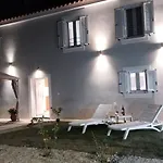 Hébergement de vacances Vikou House - Nestled In One Of Zakynthos Oldest Villages A Tranquil Retreat Close To Renowned Beaches Offering Authentic Zakynthian Hospitality By Mana Gers Yírion